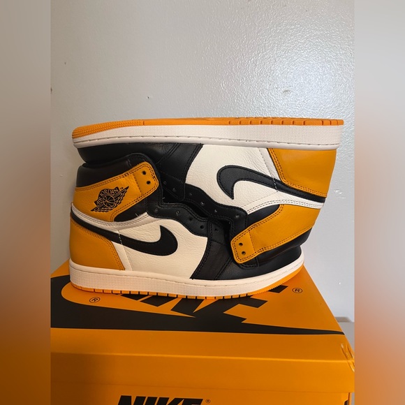 Air Jordan 1 Taxi (555088-711) Brand New Size 9 mens 10.5 womens